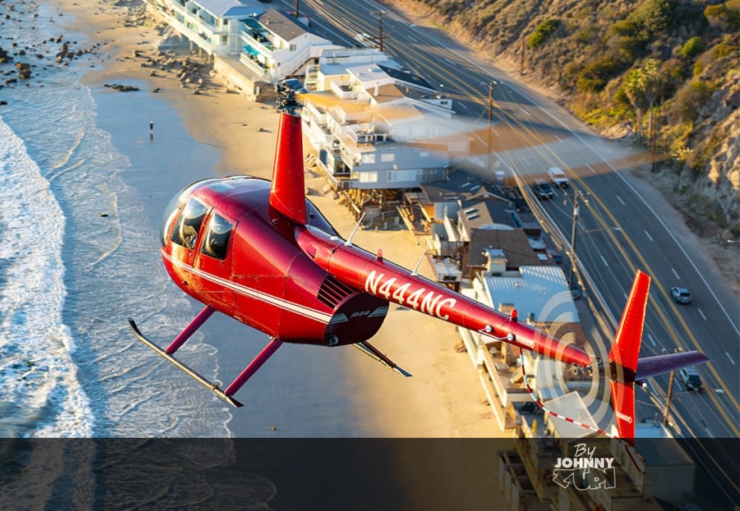 ¿Quién alquila helicópteros y por qué vuelan tan vintage?