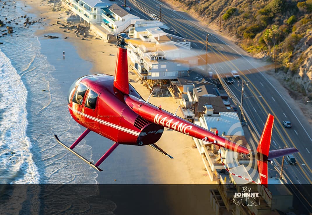 ¿Quién alquila helicópteros y por qué vuelan tan vintage?